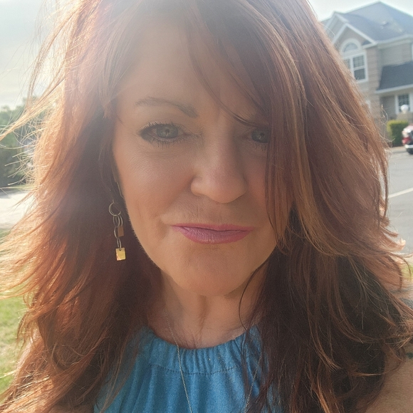 I Love A bargain & Passing It On. You Never Know What You May Find In My Closet - Picture 1 of 7